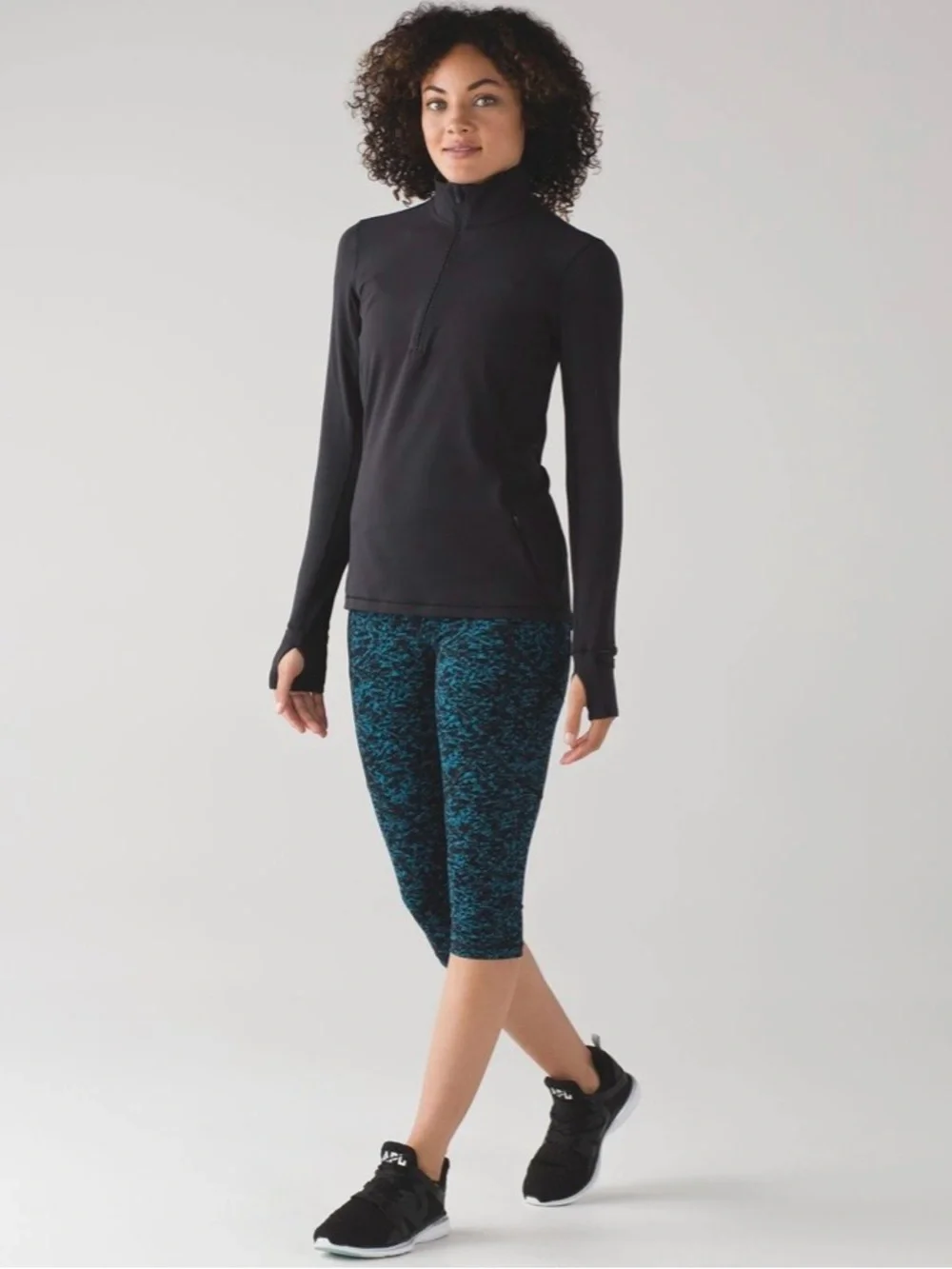 Lululemon Outrun 17” Crop in Iced Wave Capri Black